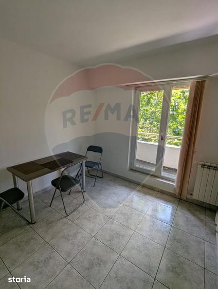 Apartament cu 2 camere decomandat în Centrul Istoric