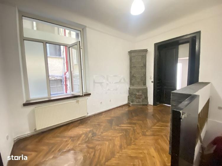 Apartament cu 3 camere semidecomandat în Regina Elisabeta