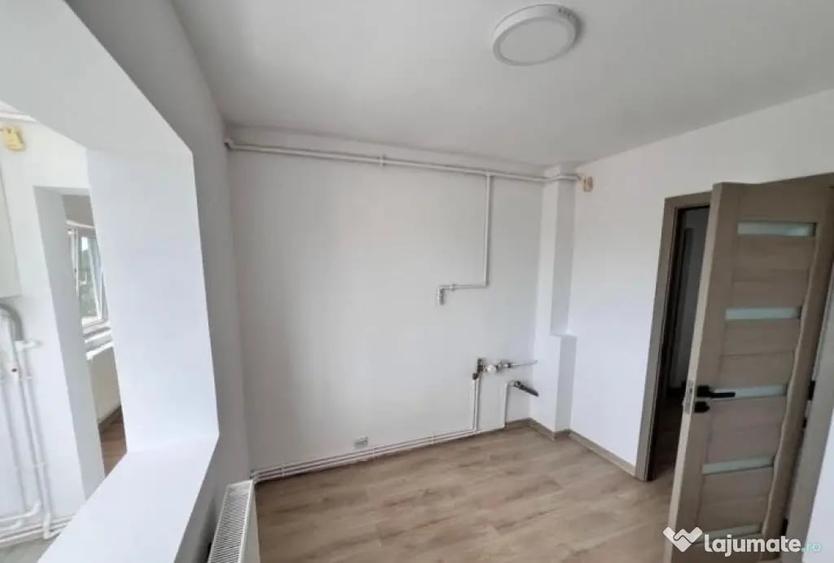 Apartament cu 2 camere decomandat în Km 5