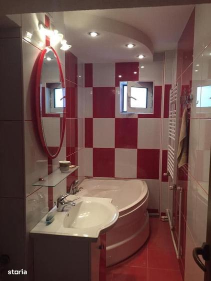 Apartament cu 4 camere în Micro 18