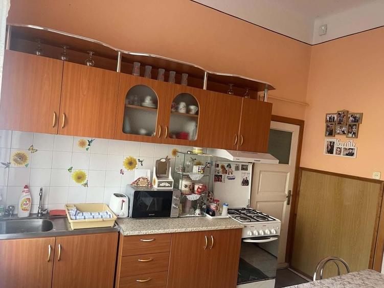 Casă cu 2 camere în Central