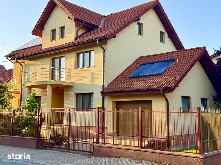 Casă cu 5 camere cu Teren 600 Mp în Lunei
