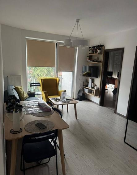 Apartament nou cu 3 camere situat la etajul 1, finisat modern, mobilat si utilat, cu garaj, zona E.G - 5