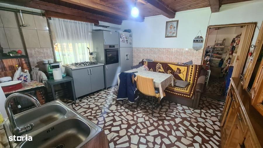 Casă cu 4 camere în Slămnești