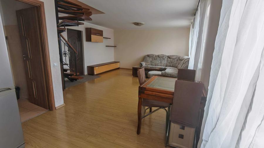 Inchiriez apartament 3 camere, spatios, central, et.5+mansarda - 5