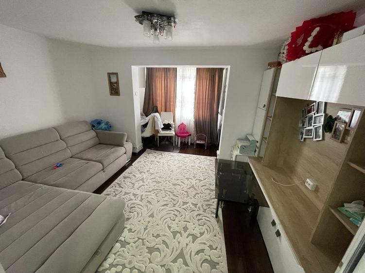 Apartament cu 2 camere decomandat în Exterior Vest