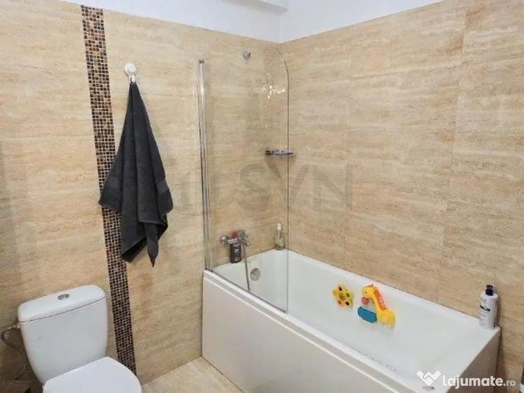 Apartament cu 3 camere decomandat în Jiului