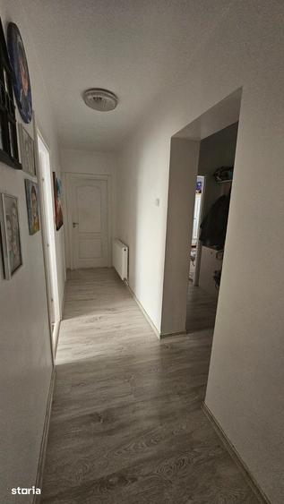 Apartament cu 4 camere decomandat în Central