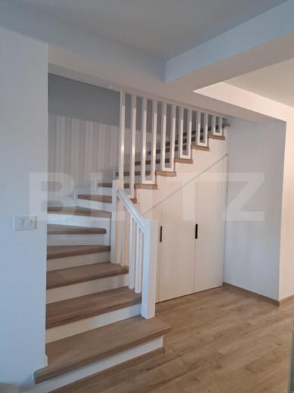 Casă cu 4 camere cu Teren 250 Mp în Leamna de Jos