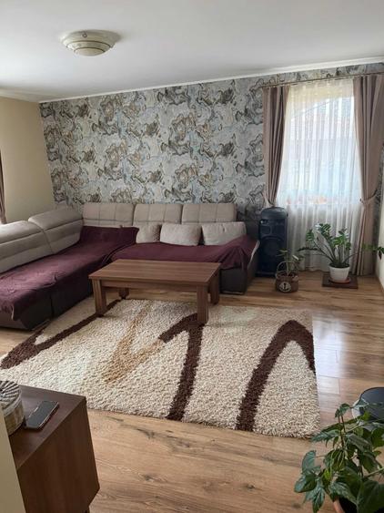 Casă cu 4 camere în Sântandrei