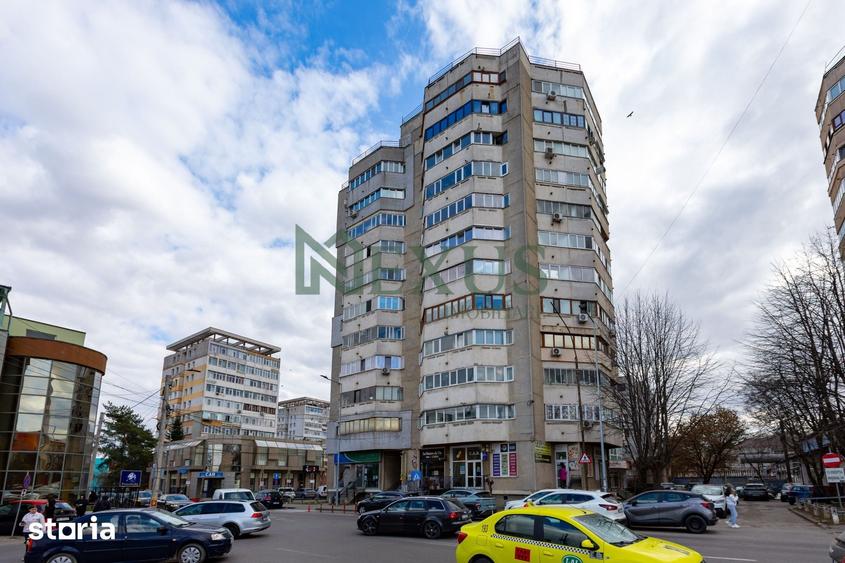 Apartament cu 3 camere decomandat în Cornișa