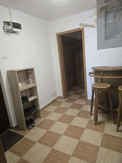 Garsonieră decomandată în Tei