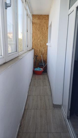 Apartament cu 3 camere semidecomandat în Iancului
