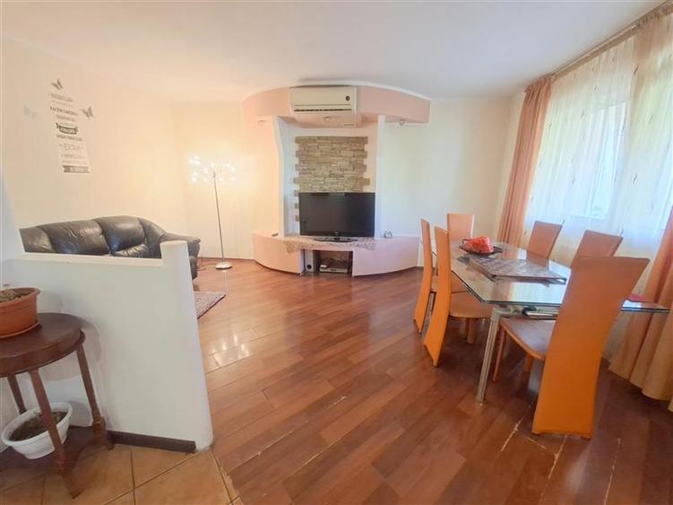 Apartament cu 3 camere decomandat în 9 Mai