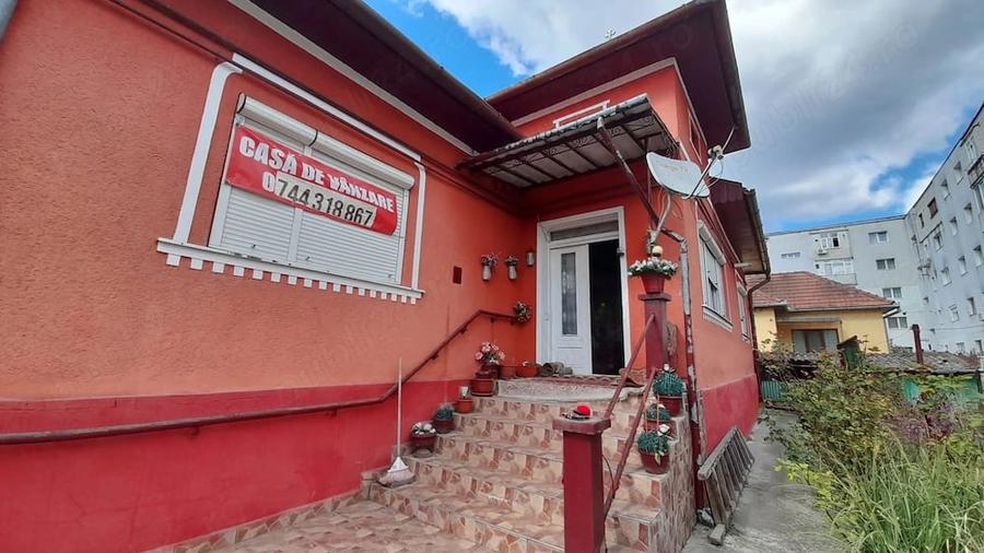 Casă cu 2 camere cu Teren 219 Mp în Central