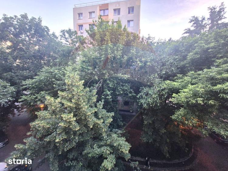Apartament cu 2 camere decomandat în Crângași