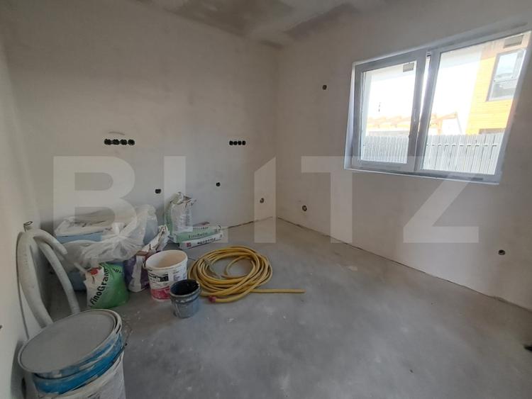 Casă individuală cu 5 camere cu Canalizare în Livezeni