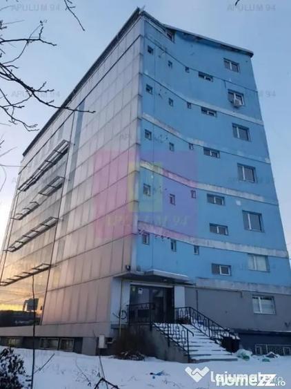 Spațiu comercial, de 2,150 mp, în Central