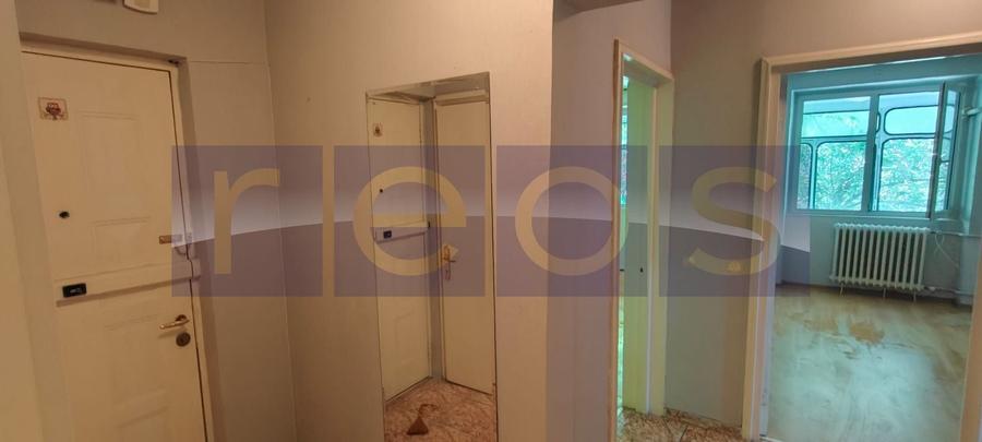 Apartament cu 3 camere decomandat în Tineretului