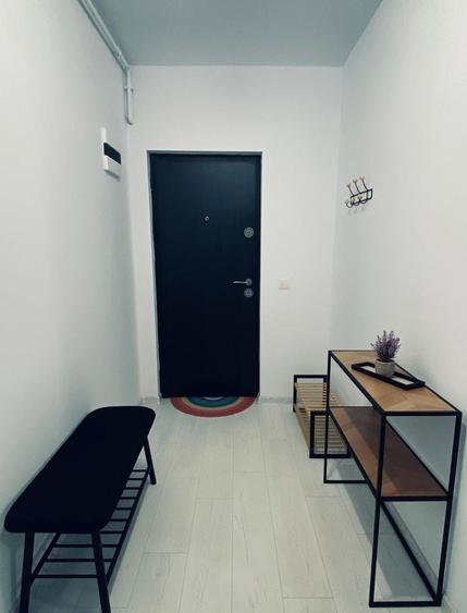 Apartament cu 2 camere semidecomandat, mobilat în Otopeni