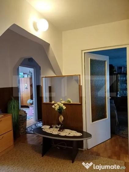 Apartament cu 3 camere decomandat în Turda