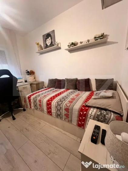 Apartament cu 4 camere decomandat în Central