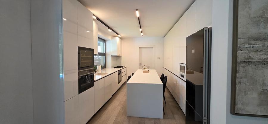 Duplex cu 5 camere cu Canalizare în Pipera