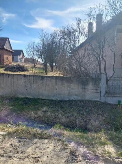 Spațiu comercial, în Corușu
