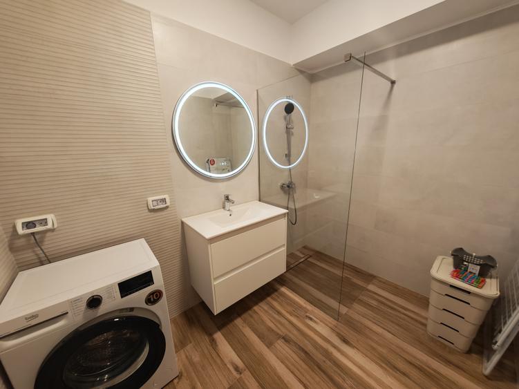 Apartament cu 2 camere decomandat în Universitate