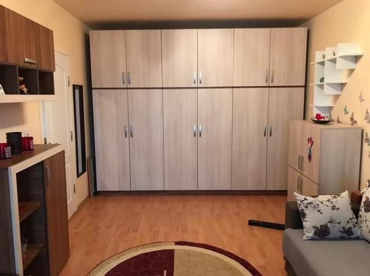 Apartament cu 2 camere decomandat în Grădiște