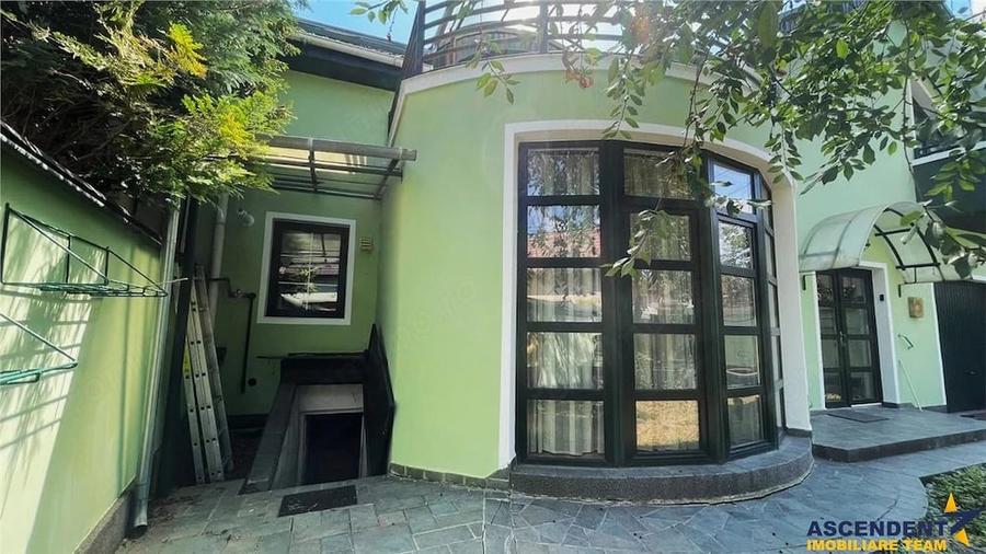 Casă cu Teren 200 Mp în Semicentral
