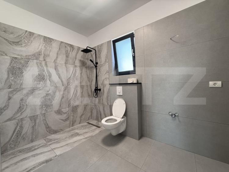 Casă cu 5 camere cu Teren 490 Mp în Sud