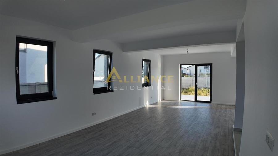 Casă individuală cu 4 camere cu Teren 422 Mp în Berceni