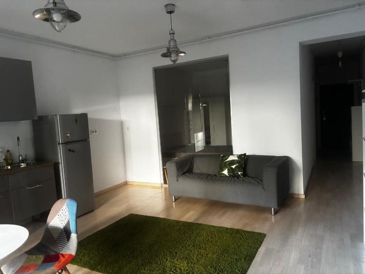 Apartament cu 2 camere semidecomandat, mobilat în Bucureștii Noi