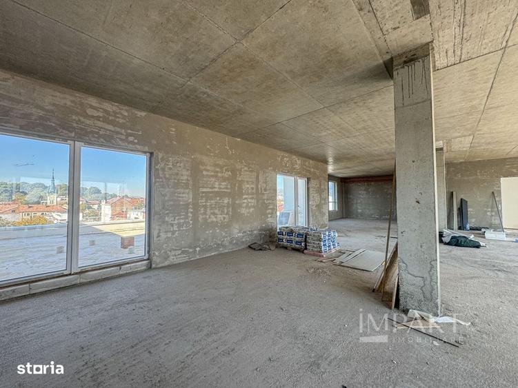 Spațiu comercial, de 1,600 mp, în P-ța Mihai Viteazul