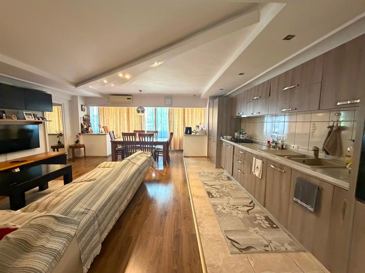 Apartament cu 3 camere decomandat în Babadag
