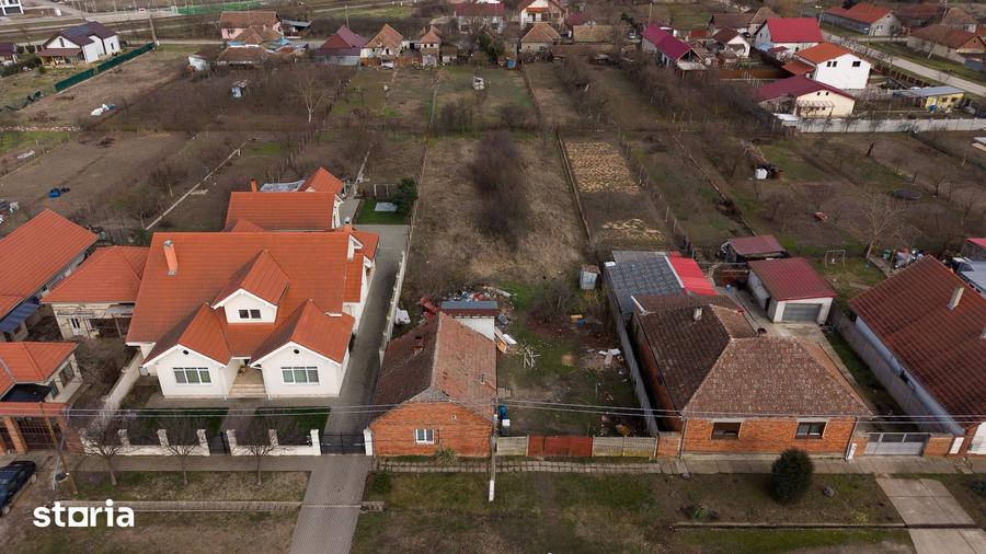 Teren de 1439 mp, în Slatina-Timiș