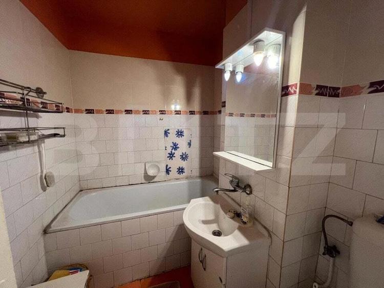 Apartament cu 5 camere decomandat în Central