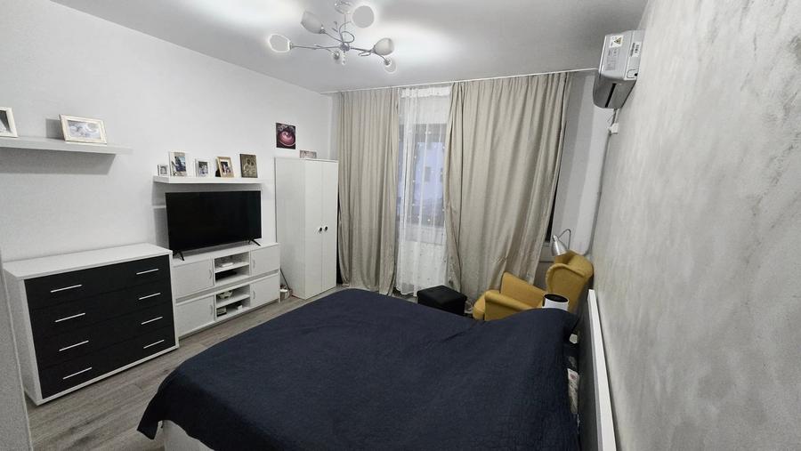 Apartament cu 3 camere decomandat în Drumul Taberei