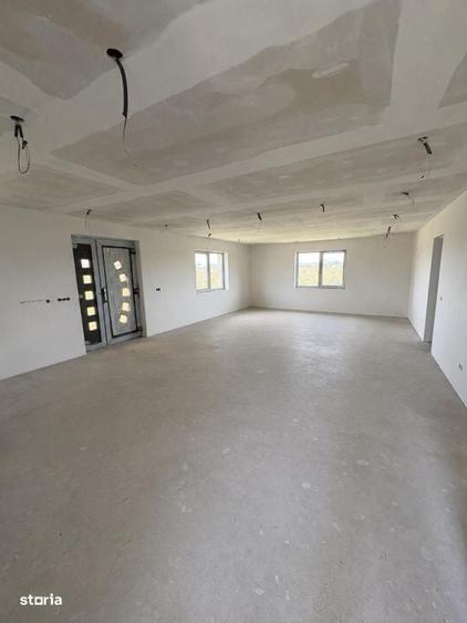 Casă cu 4 camere cu Teren 700 Mp în Central