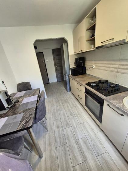 Apartament cu 3 camere semidecomandat, mobilat în Mănăștur — fotografia 3