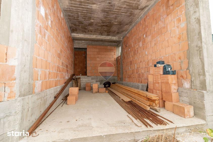 Casă cu 5 camere cu Teren 1000 Mp în Balotești