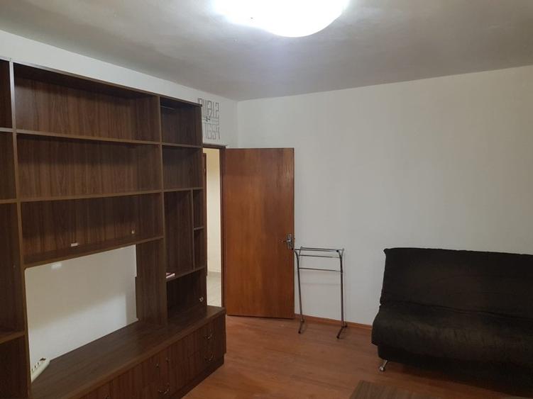 Titulesu, scoala 3, 3 camere decomandat, 80 MP,Loc parcare, etaj 1, 550 euro - 11