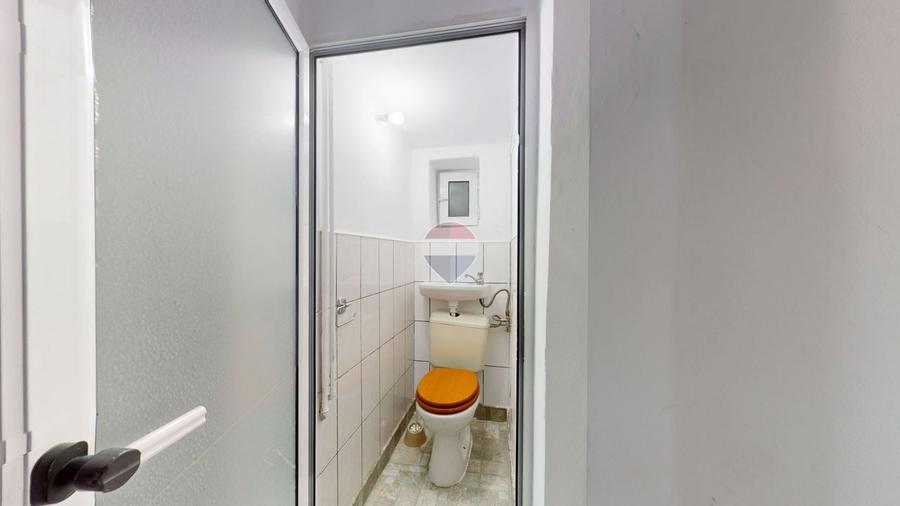 Apartament cu 3 camere semidecomandat în Centrul Istoric
