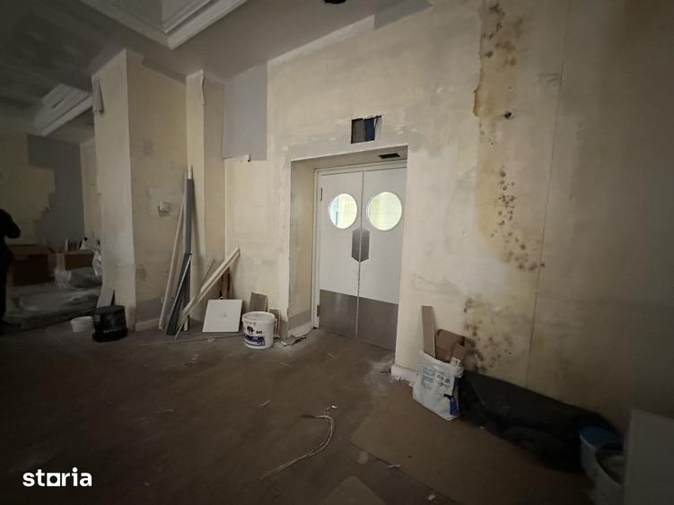 Spațiu comercial, de 500 mp, în Romană