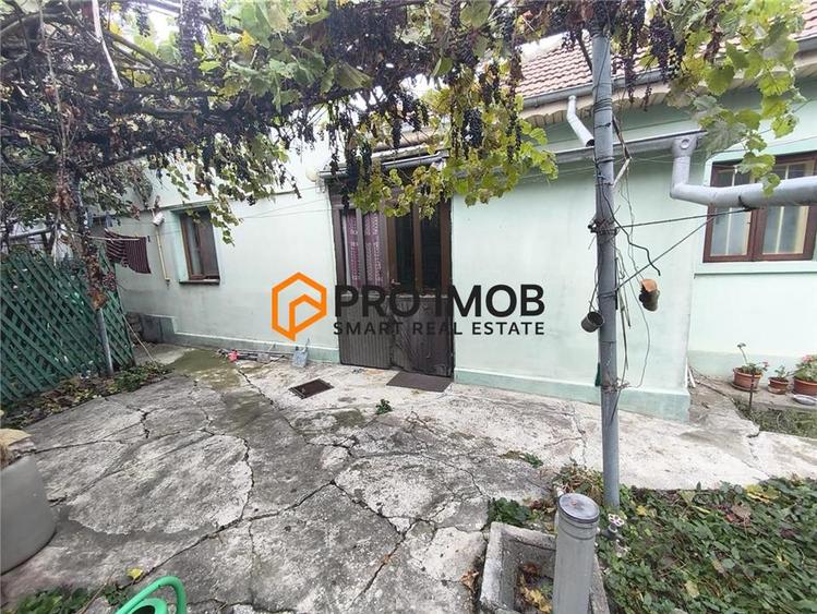 Casă individuală cu 3 camere cu Canalizare în 1 Decembrie