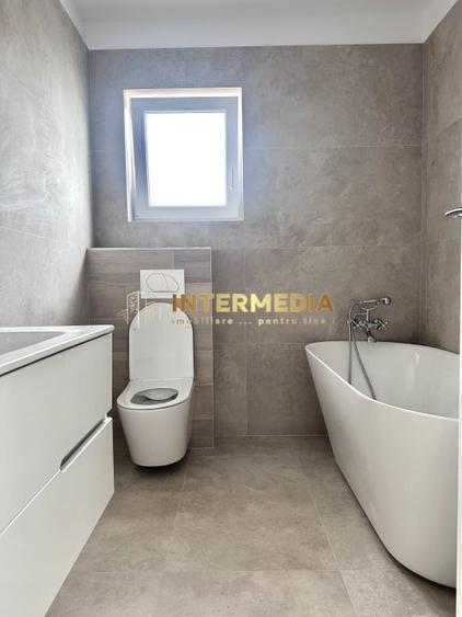 Casă individuală cu 4 camere cu Canalizare în Cetate