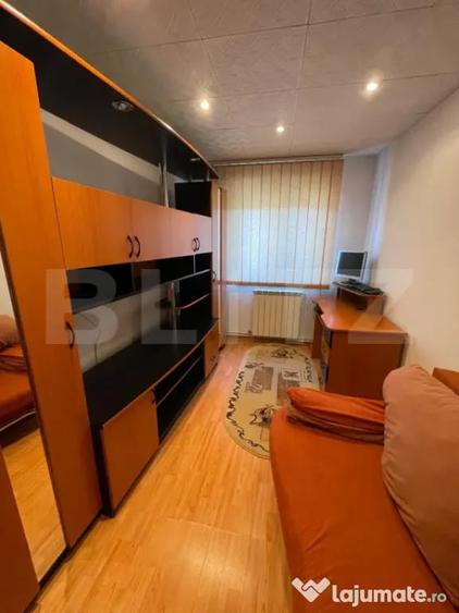 Apartament cu 3 camere decomandat în Petros