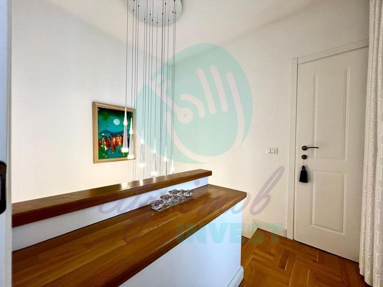 Apartament cu 4 camere semidecomandat, mobilat în Cișmigiu