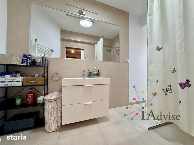 Apartament cu 4 camere, mobilat în Est